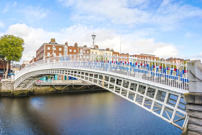 Cupid’s Trail: Romantic Puzzle Quest in Dublin - Ha’Penny Bridge makes the walk feel like a real city route