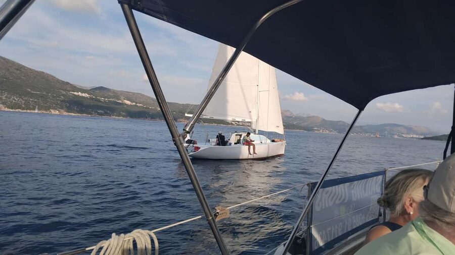 Dubrovnik : Romantic Group Sunset Tour to Old Town&Elafity - Choosing between Old Town and Koločep