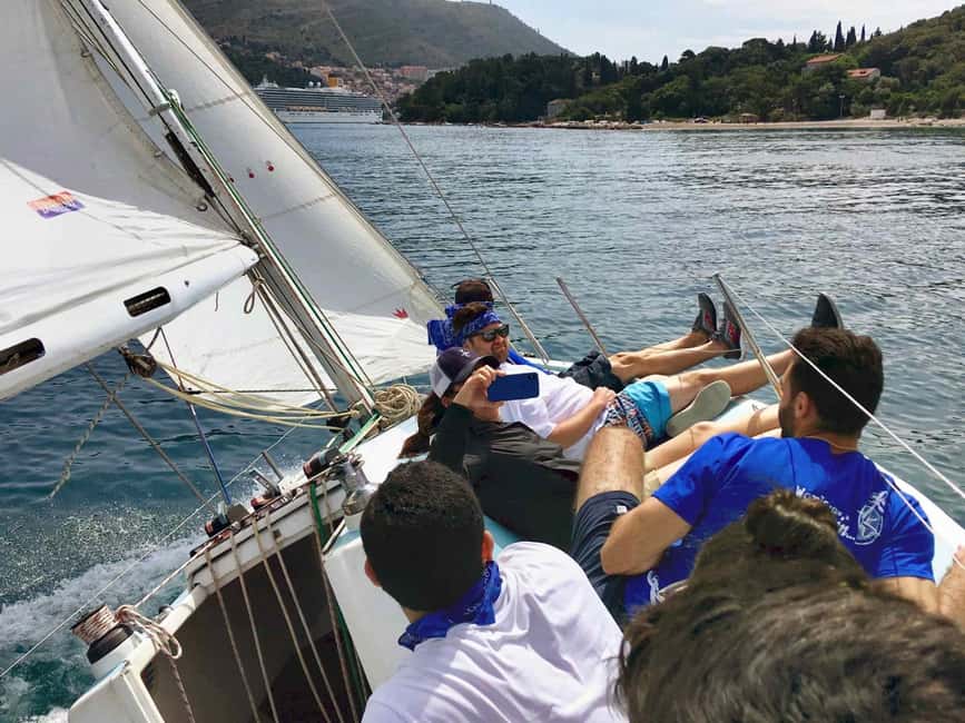 Dubrovnik : Romantic Group Sunset Tour to Old Town&Elafity - Practical preparation for the evening