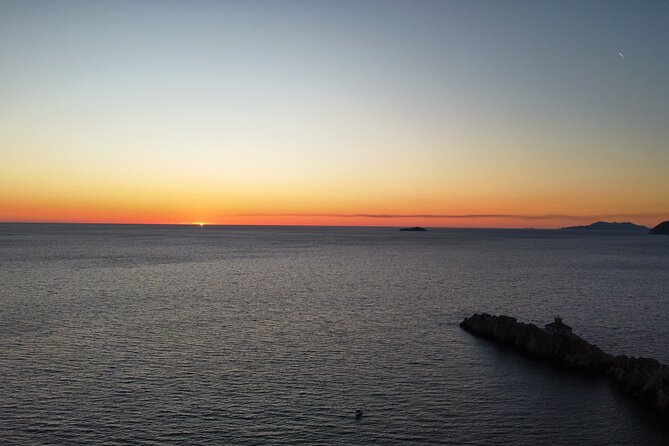 Dubrovnik Romantic Sunset Boat Tour - Practical details that affect your evening