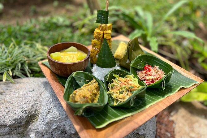 Evening Cooking Class with Romantic Dinner in Ubud - Seeing a Balinese home before cooking