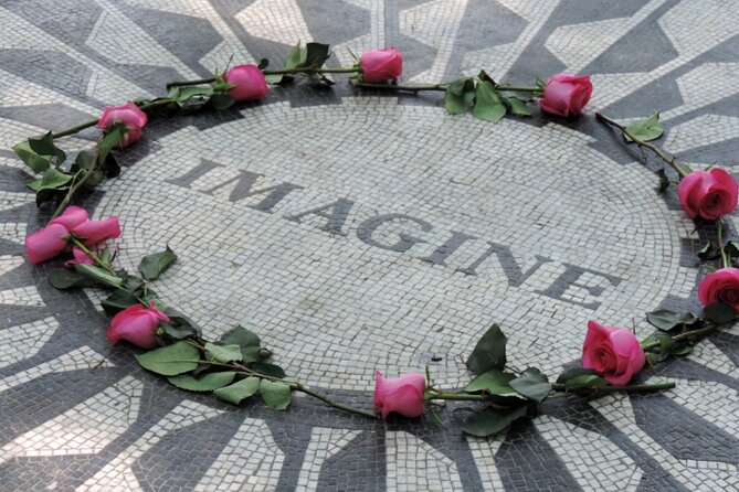 Falling in Love in NYC: Self-Guided Romantic Story Walk - Shakespeare and Company to AMC Lincoln Square 13