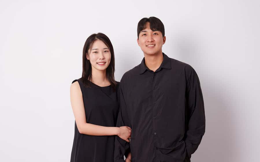 Family, Couple, and Group Photoshoot in Seoul - Soft lighting and Korean-style portrait work