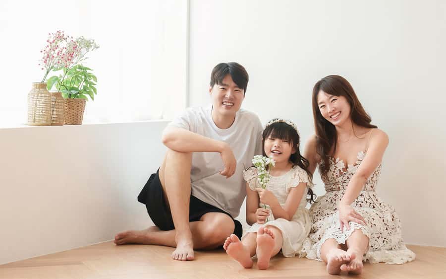 Family, Couple, and Group Photoshoot in Seoul - Couples and engagement portraits
