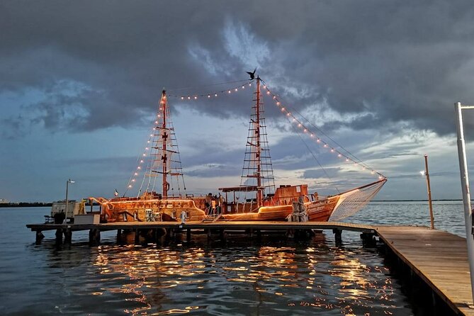 Feel the love on a romantic dinner at Cancun sea, with live music and open bar. - What the $95 price really covers