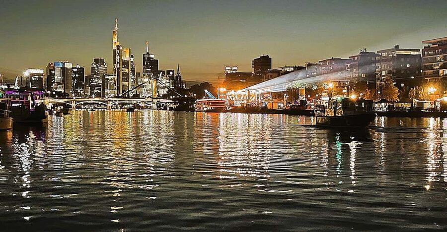 Frankfurt: Private Romantic Skyline Boat Tour - The Skyline, Seen From the Main