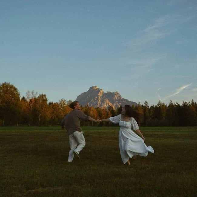 Füssen & Schwangau: Private Photoshoot Couples, Solo & Group - Price, timing, and what the $418 covers