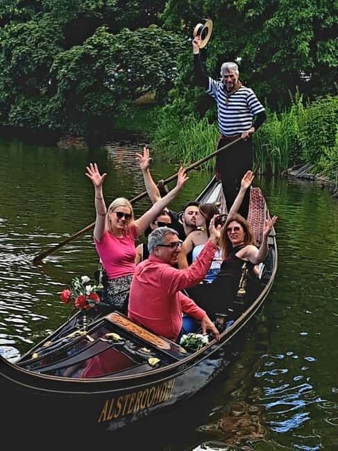 Hamburg Alster Lake romantic Tour in a Real Venetian Gondola - Why a Venetian gondola belongs on Hamburg’s Alster