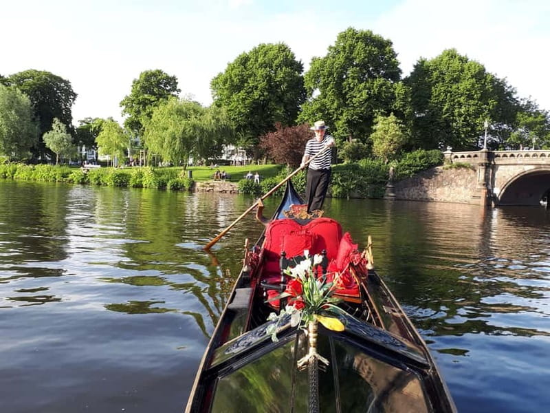 Hamburg Alster Lake romantic Tour in a Real Venetian Gondola - Final verdict: book it for atmosphere, not speed