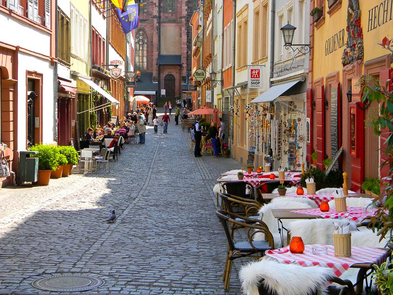 Heidelberg: City of Romance 2-Hour Walking Tour - Start at Universitätsplatz and get your bearings