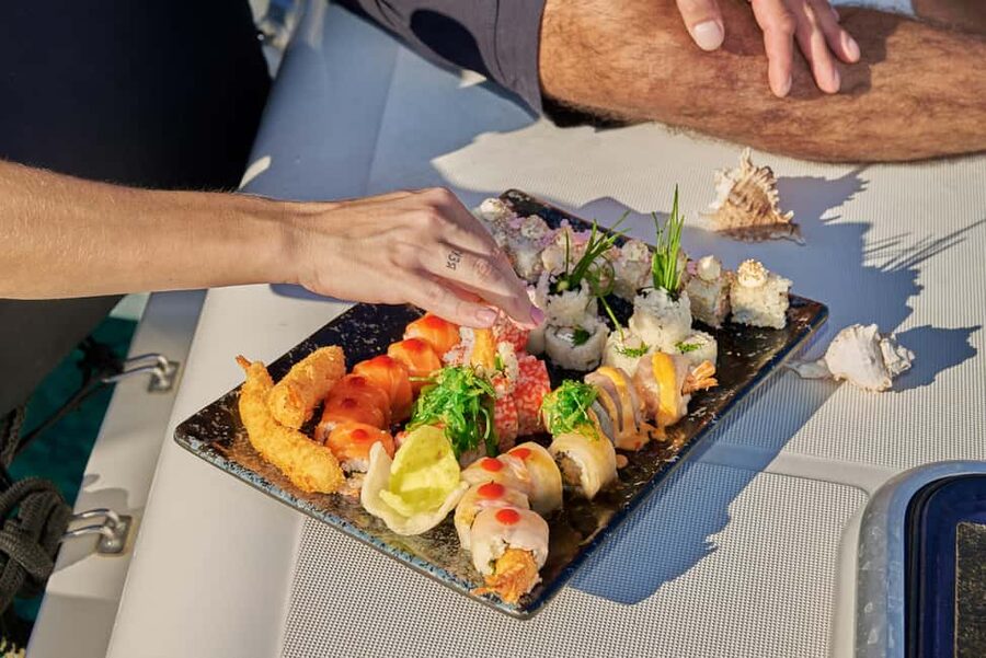 Heraklion: Dia Island Romantic Sunset Cruise with Wine - From Heraklion Marina to open water