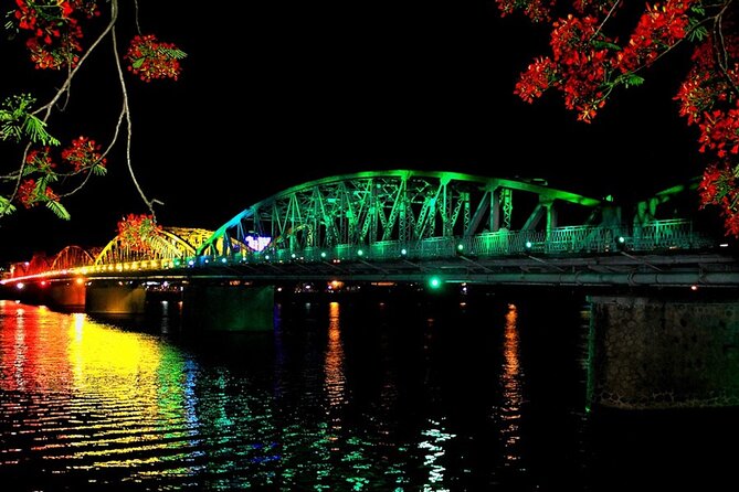 Hue By Night A Romantic Dragon Boat Cruise - Service and communication