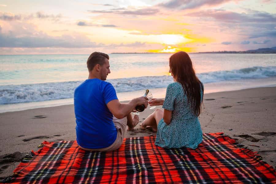 Hurghada: A Romantic Dinner On Islands Proposal Tour - A private dinner on Magawish Island