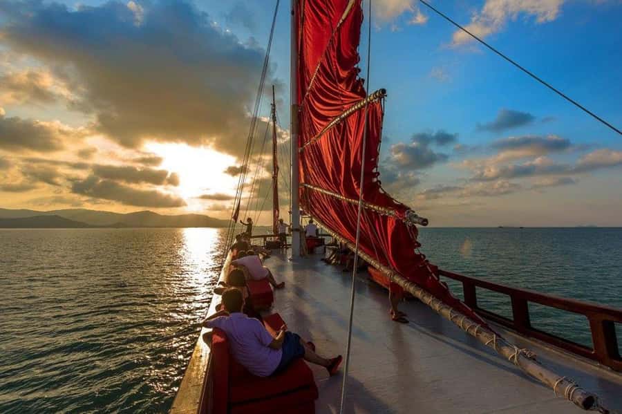 Koh Samui: Red Baron Romantic Sunset Dinner Cruise - Setting sail from Petcherat Marina