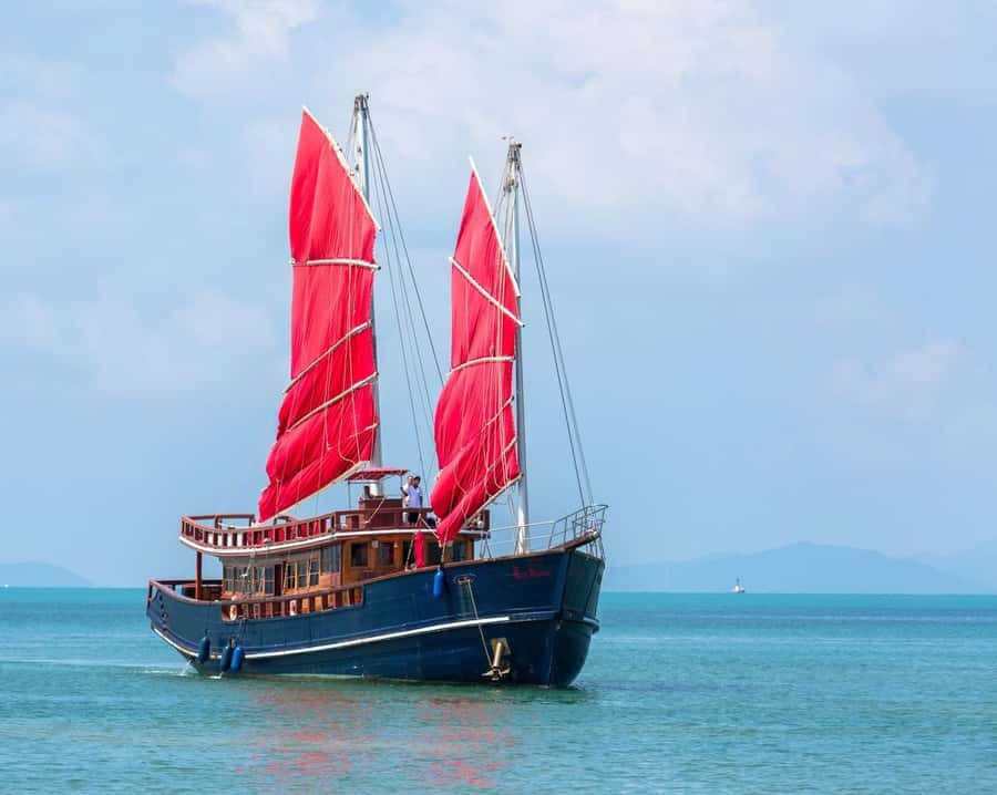 Koh Samui: Red Baron Romantic Sunset Dinner Cruise - The route past Som Island and Cheong Mon Beach
