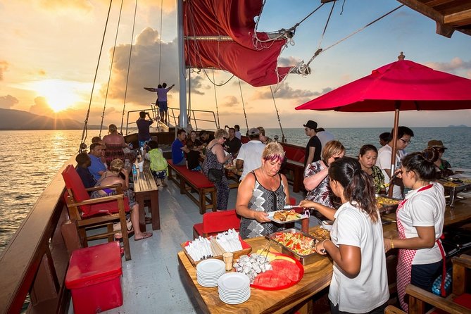 Koh Samui Romantic Sunset Cruise Tour By Red Baron Chinese Sailboat - Why the Red Baron makes the evening special