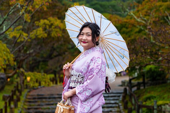 Kyoto Private Kimono Photoshoot for Couple and Solo - Yasaka Shrine and the feel of eastern Gion