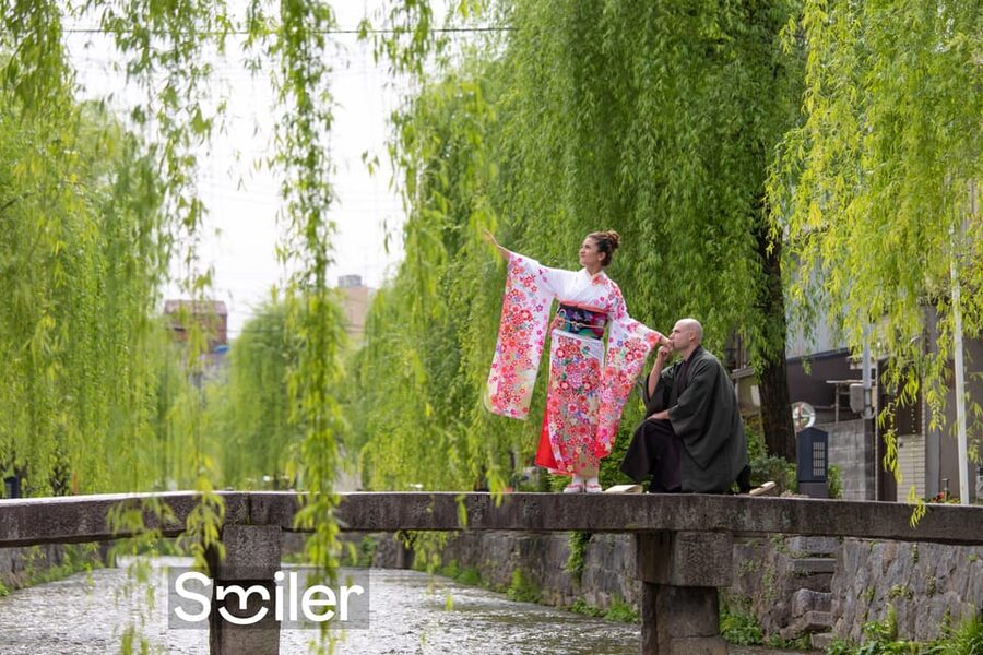 Kyoto: Private romantic photoshoot for couples - What Cici and Bernard bring to the session