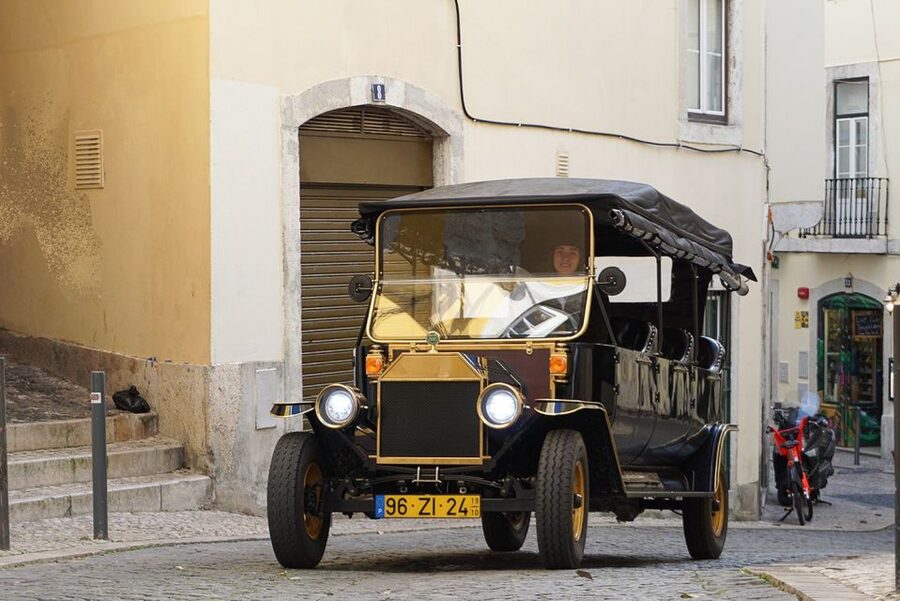 Lisbon: Vintage vehicle replica Romantic Private Tour - Key points at a glance