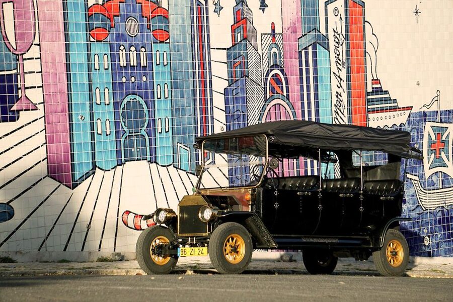 Lisbon: Vintage vehicle replica Romantic Private Tour - Practical details before you book