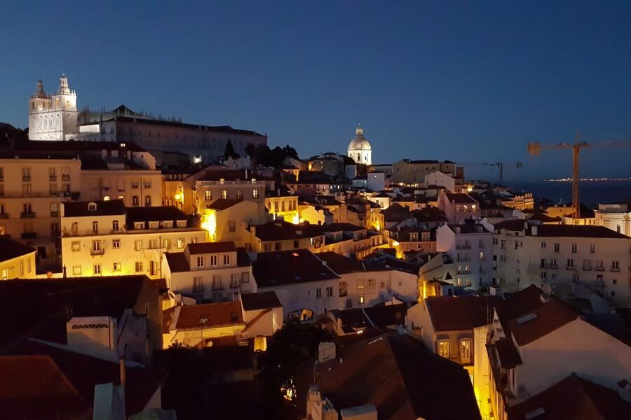 Lisbon: Vintage vehicle replica Romantic Private Tour - Baixa and the city rebuilt after 1755