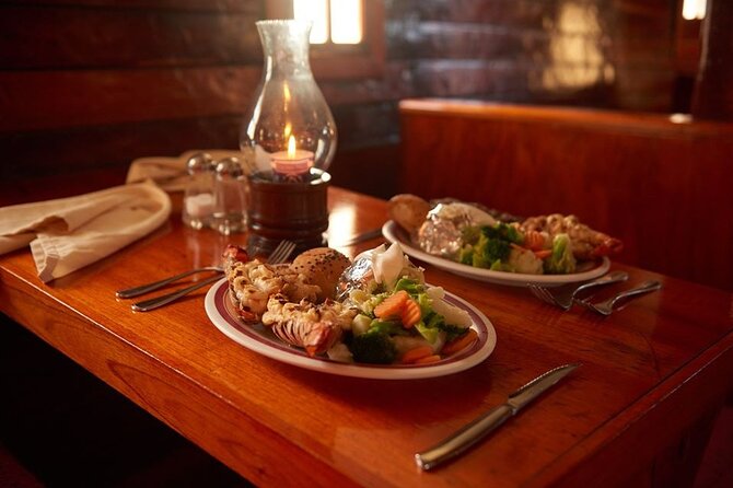 Live a Romantic Night Cruise Dinner at COLUMBUS (open bar included) - Choosing between rib eye, lobster, and vegetarian dinner