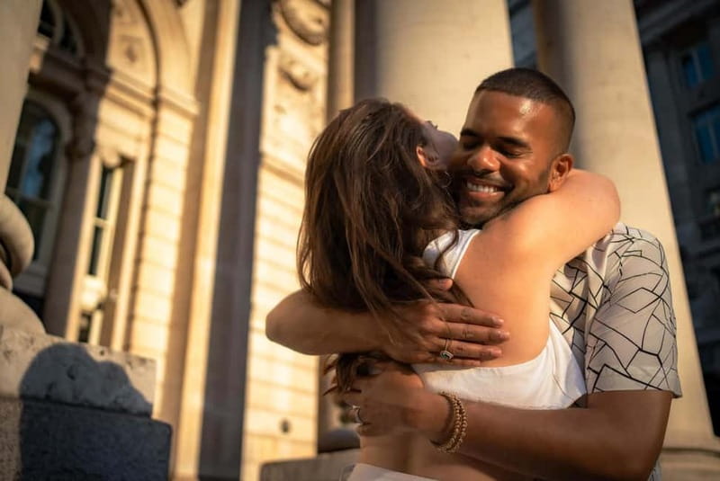 London: Private travel vacation photoshoot -Romantic Special - Posing help for people who dislike posing