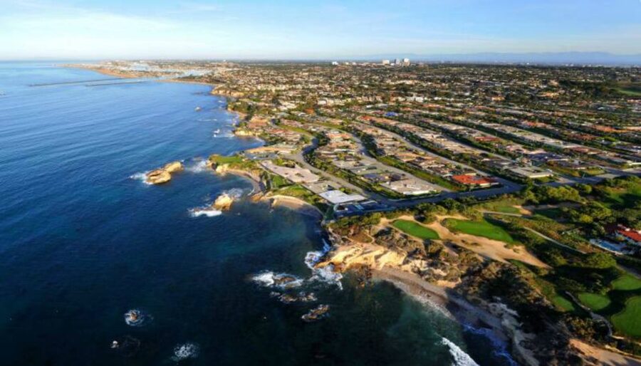Los Angeles Helicopter Tour & Malibu Mountaintop Landing - The Malibu coastline from above