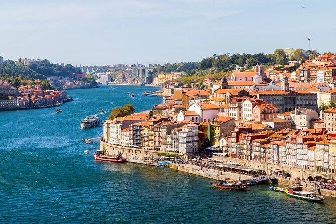 Love in Porto: Self-Guided Romantic Puzzle Walk - A romantic game instead of a standard Porto tour