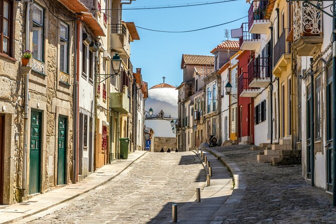 Love in Porto: Self-Guided Romantic Puzzle Walk - Starting near Fonte dos Leões and Porto’s university quarter