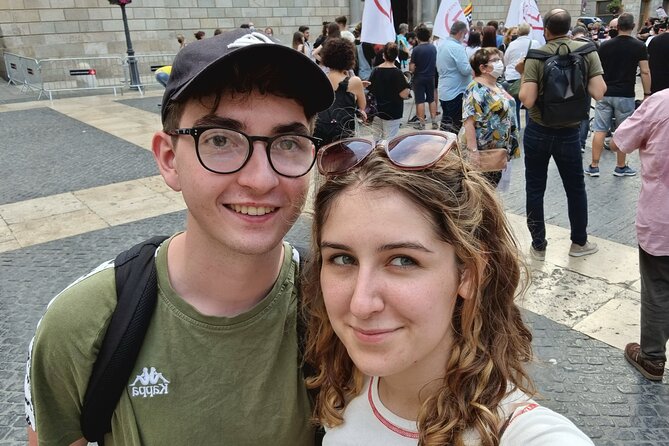 Love in the Gothic Quarter Barcelona: Self-Guided Romantic Walk - A romantic game instead of a standard walking tour