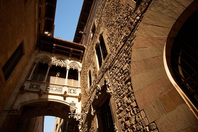 Love in the Gothic Quarter Barcelona: Self-Guided Romantic Walk - Starting at Arc de Triomf