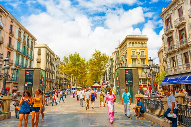 Love in the Gothic Quarter Barcelona: Self-Guided Romantic Walk - Who will enjoy this walk most