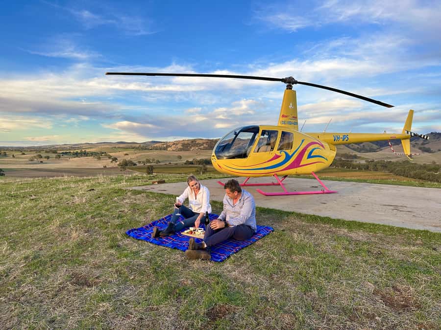 Lyndoch: Barossa Valley Helicopter Flight & Romantic Picnic - Two hours with Barossa wine and local produce