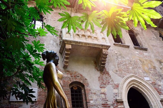 Make your Romantic Proposal in the City of Love - Key details before you book