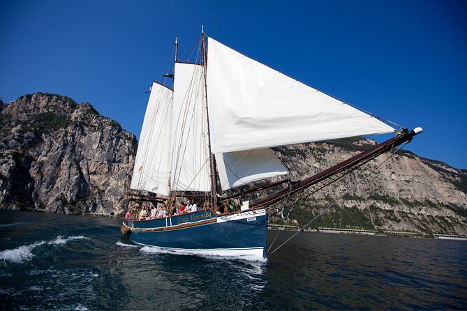 Malcesine: Sunset Romantic Cruise - A 5:00 pm departure from Malcesine