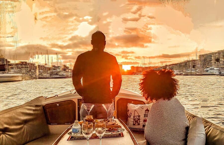 Marina Del Rey: Romantic Cruise, Dinner Charcuterie or Sushi - Key points at a glance