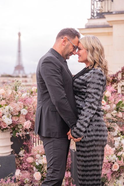 Marriage Proposal in Paris + Photographer 1h-Proposal agency - The butler, love letter, and first reveal