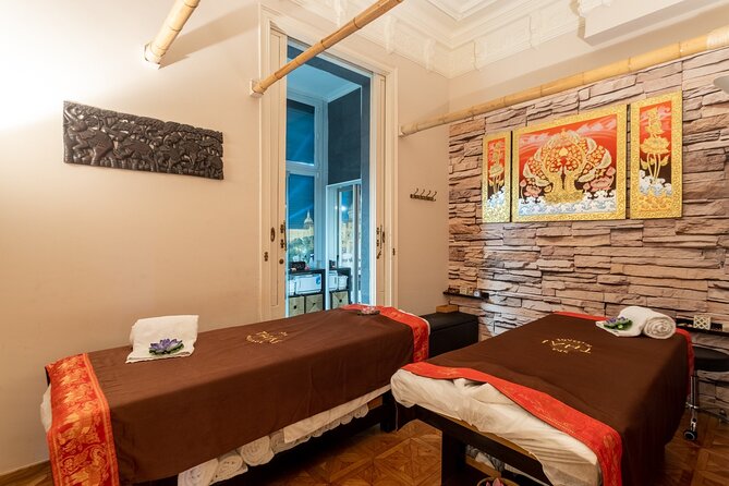 Massage of your choice for a couple of 60 min in the same room at THAI SPA MASSAGE - Timing your appointment in L’Eixample