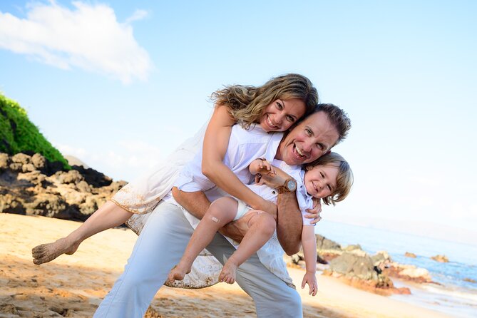 Maui Family and Couple Beach Photo Session - Po‘olenalena Beach gives you more than one backdrop
