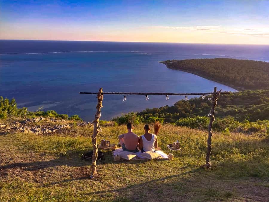 Mauritius: Exclusive Le Morne Sunset Hike & Aperitivo - The 45-minute walk back
