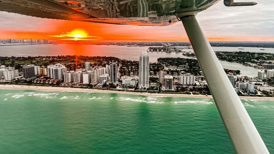 Miami Beach: Romantic Sunset Flight with Champagne - Meeting at Miami Executive Airport in Kendall