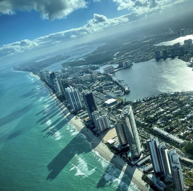 Miami: Romantic 1-Hour Private Flight Tour with Champagne - Taking off from Reliance Aviation