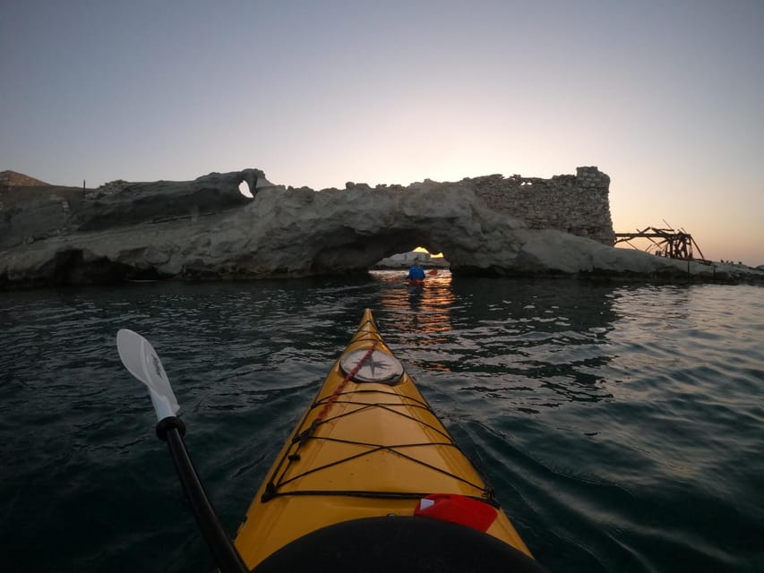 Milos: Romantic Semi Private Sunset Kayaking Tours - Small group value and guide support