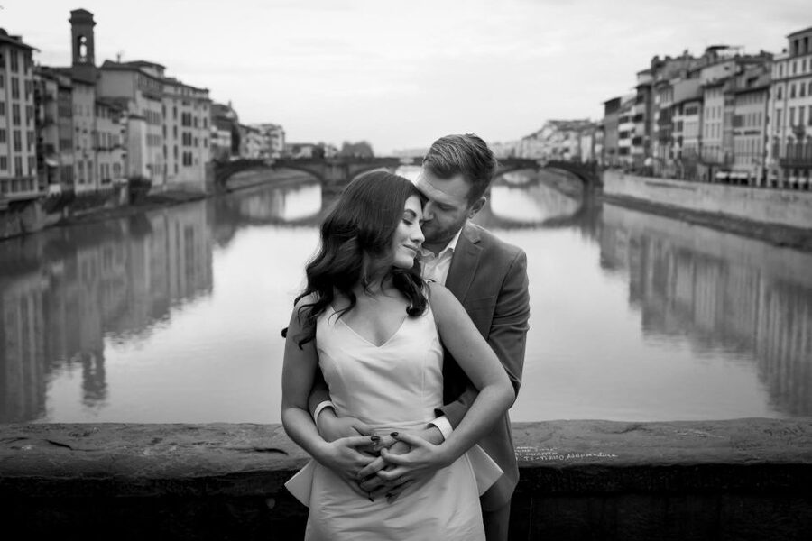 Montalcino personal photo service for couples and families - Why Montalcino makes a strong setting for family photos