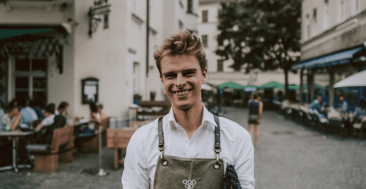 Munich: Romantic Wine Experience for Two at Viktualienmarkt - Romance depends on timing and crowd levels