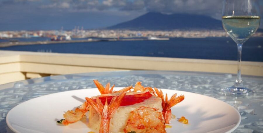 Naples: romantic dinner on the rooftop terrace - The terrace, the indoor room, and the weather question