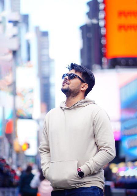 New York City: Solo or Couples Photoshoot in Times Square! - Who should book this private session