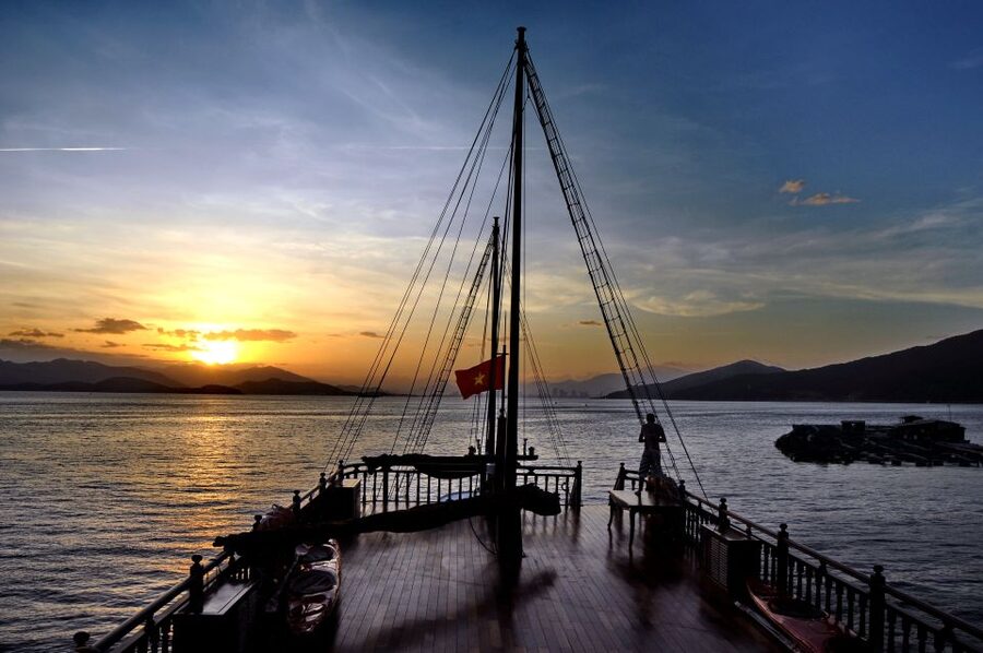 Nha Trang: Romantic Sunset Cocktails and Dinner Cruise - Key points to know before booking