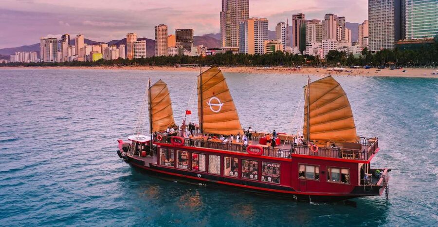 Nha Trang: Romantic Sunset Cocktails and Dinner Cruise - Sunset, cocktails, and the first hour at sea